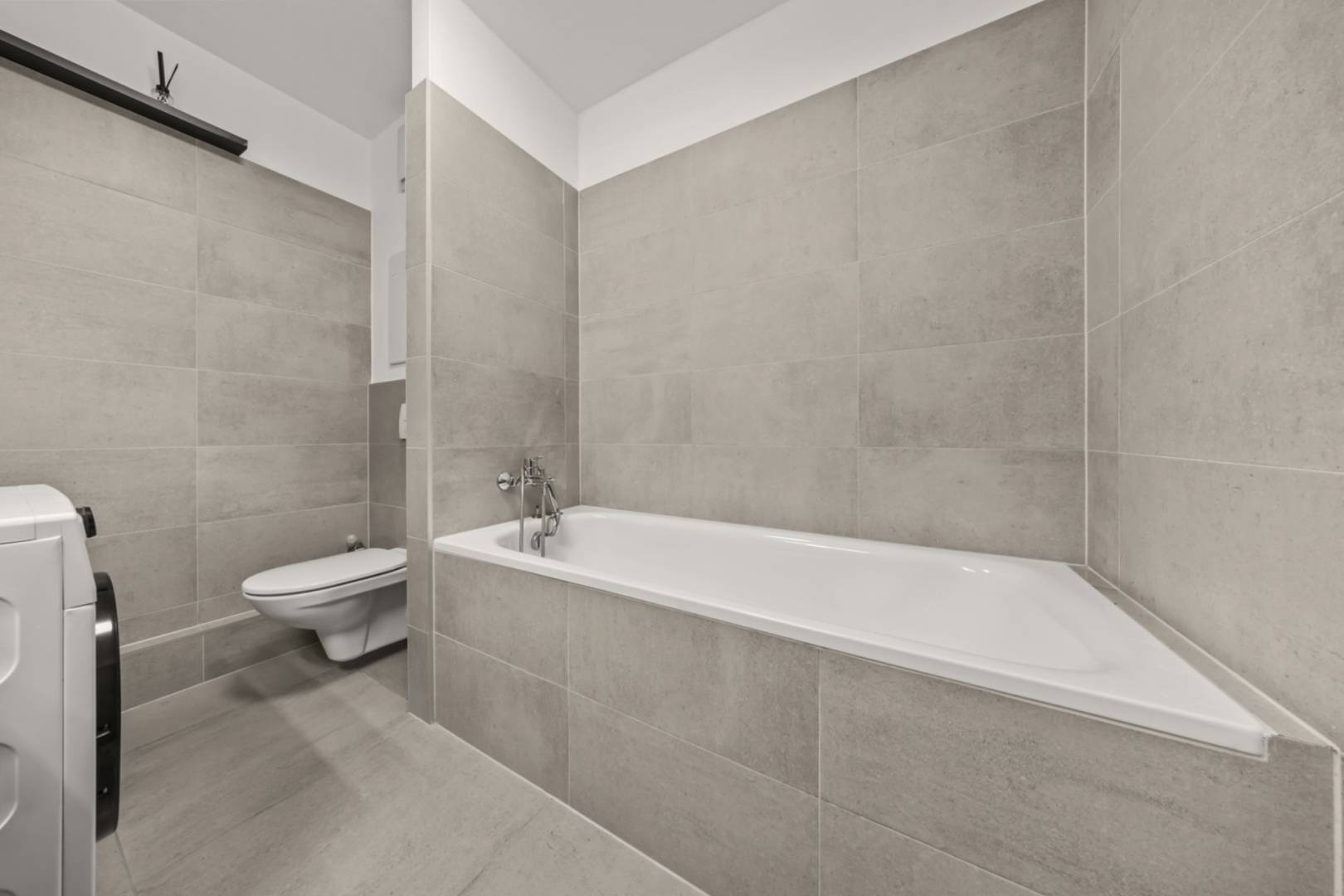 NA PREDAJ: 3-izbový apartmán, MATADORKA, Bratislava - Petržalka / 11 /