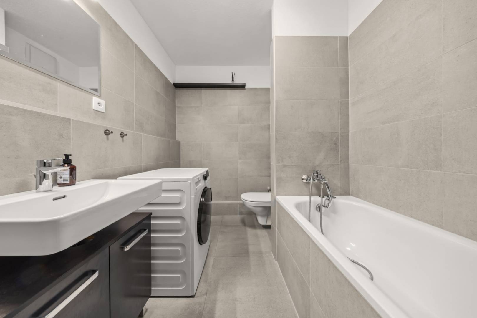 NA PREDAJ: 3-izbový apartmán, MATADORKA, Bratislava - Petržalka / 9 /