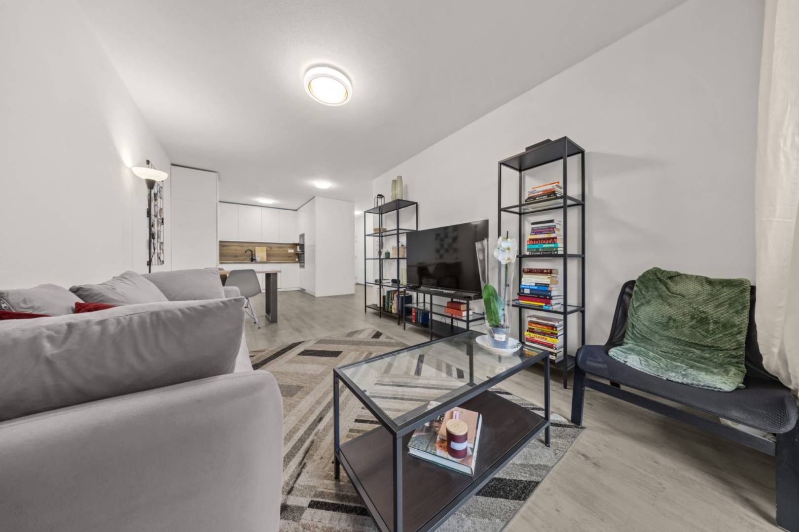 NA PREDAJ: 3-izbový apartmán, MATADORKA, Bratislava - Petržalka / 2 /