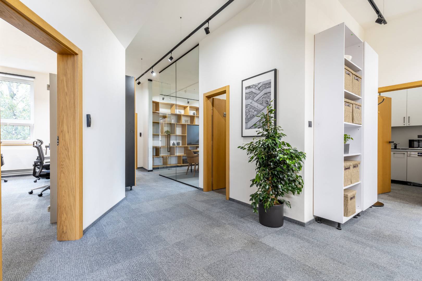 Luxusné administratívne priestory na prenájom, 160 m2, Tolstého 3 / 17 /