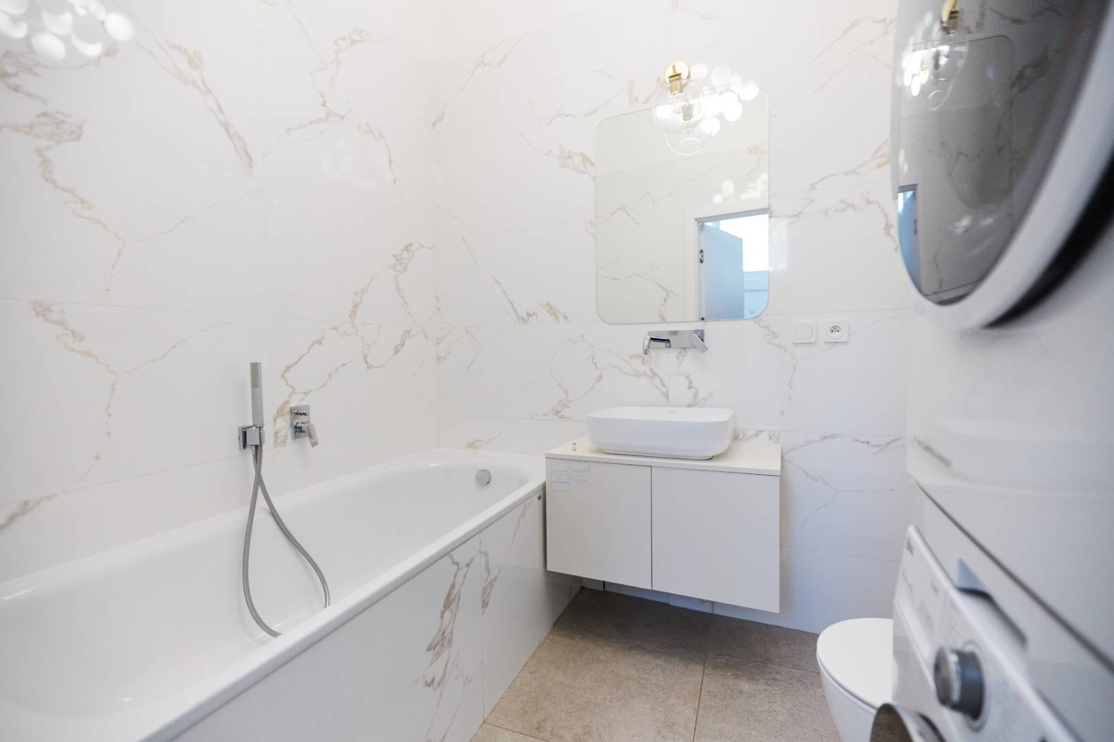 NA PRENÁJOM, 3-izbový tehlový byt s parkingom,Košice-Staré mesto / 15 /