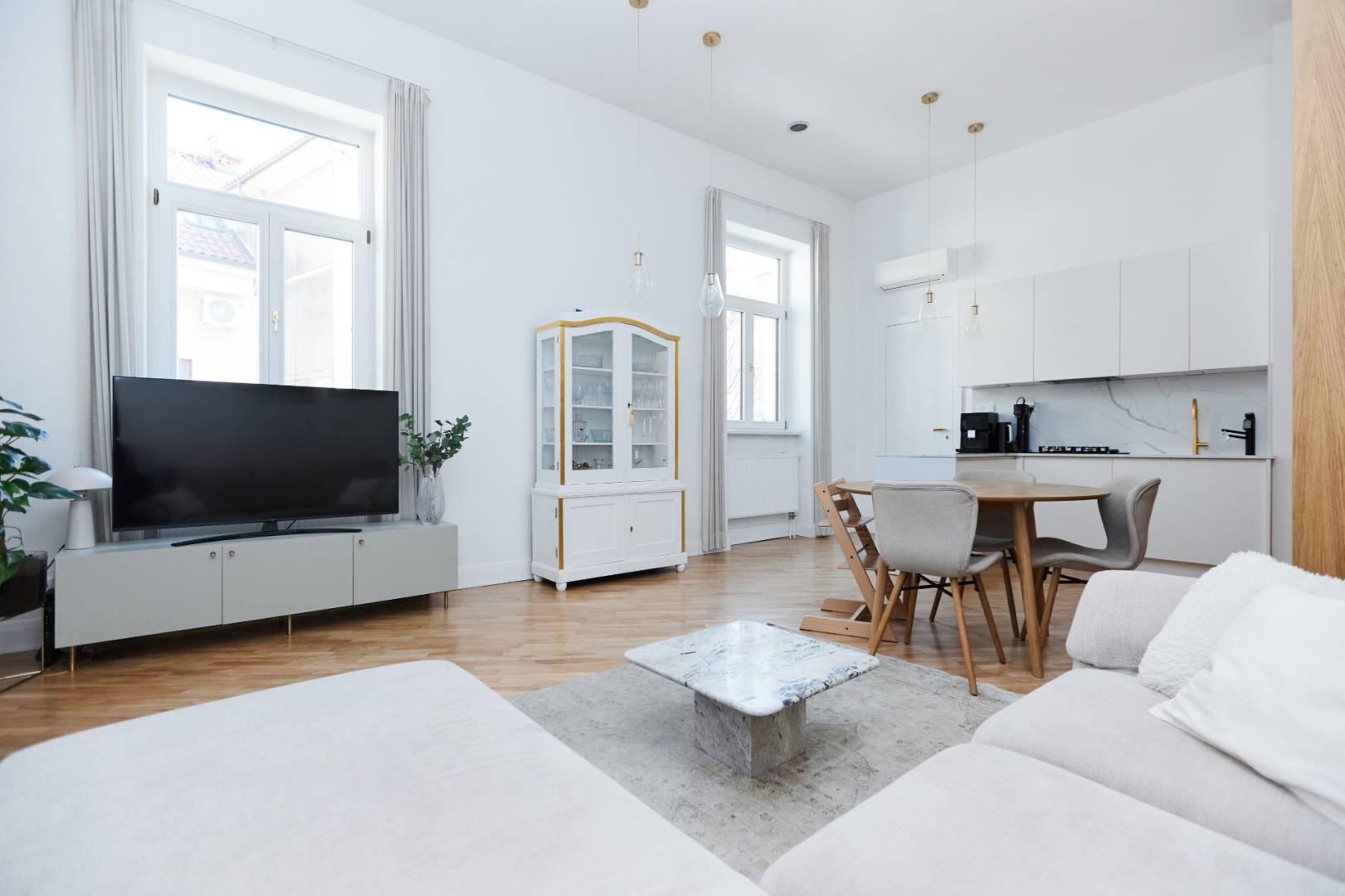 NA PRENÁJOM, 3-izbový tehlový byt s parkingom,Košice-Staré mesto / 1 /