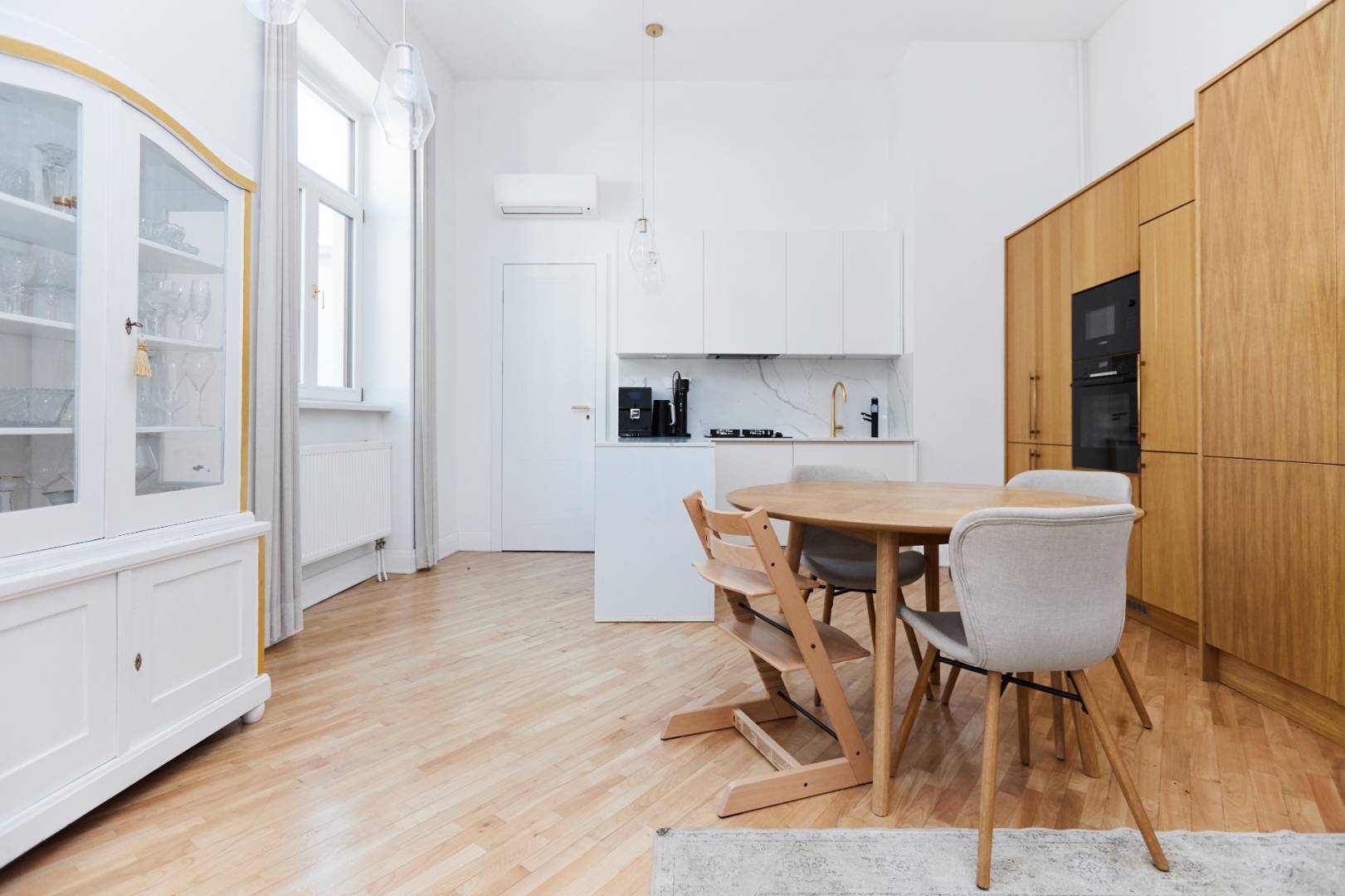 NA PRENÁJOM, 3-izbový tehlový byt s parkingom,Košice-Staré mesto / 2 /