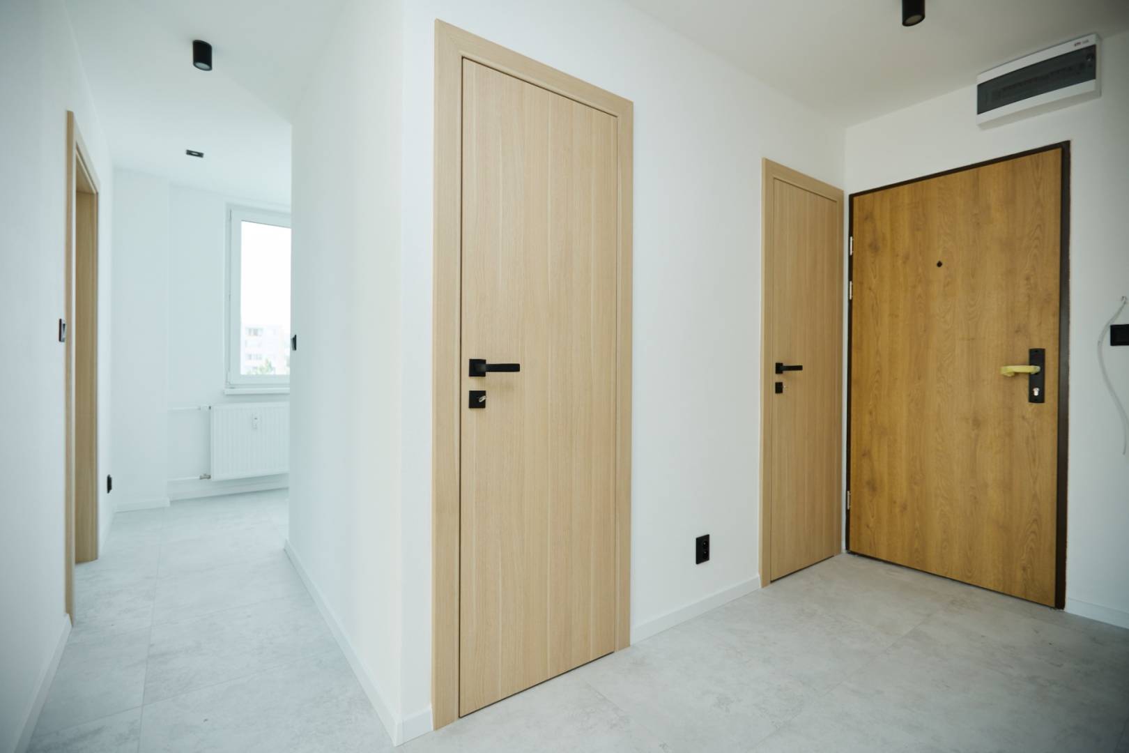 NA PREDAJ, 4 - IZBOVÝ BYT, NOVÁ REKONŠTRUKCIA, UL. HUMENSKÁ,KE- TERASA / 8 /