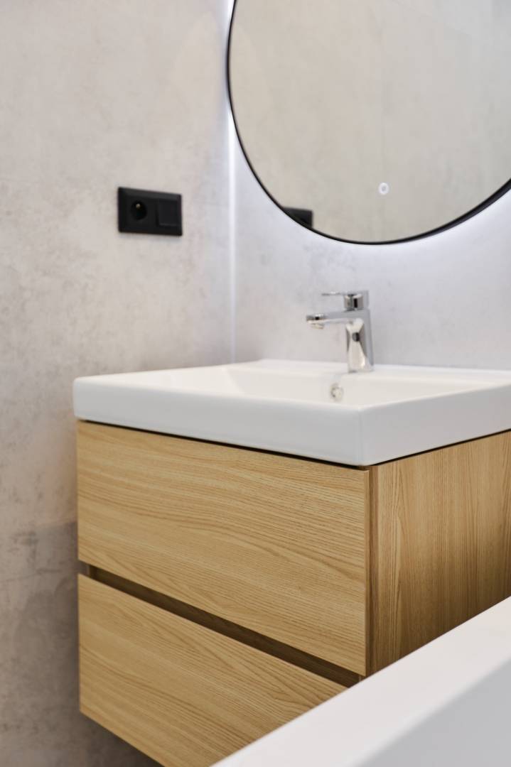 NA PREDAJ, 4 - IZBOVÝ BYT, NOVÁ REKONŠTRUKCIA, UL. HUMENSKÁ,KE- TERASA / 3 /