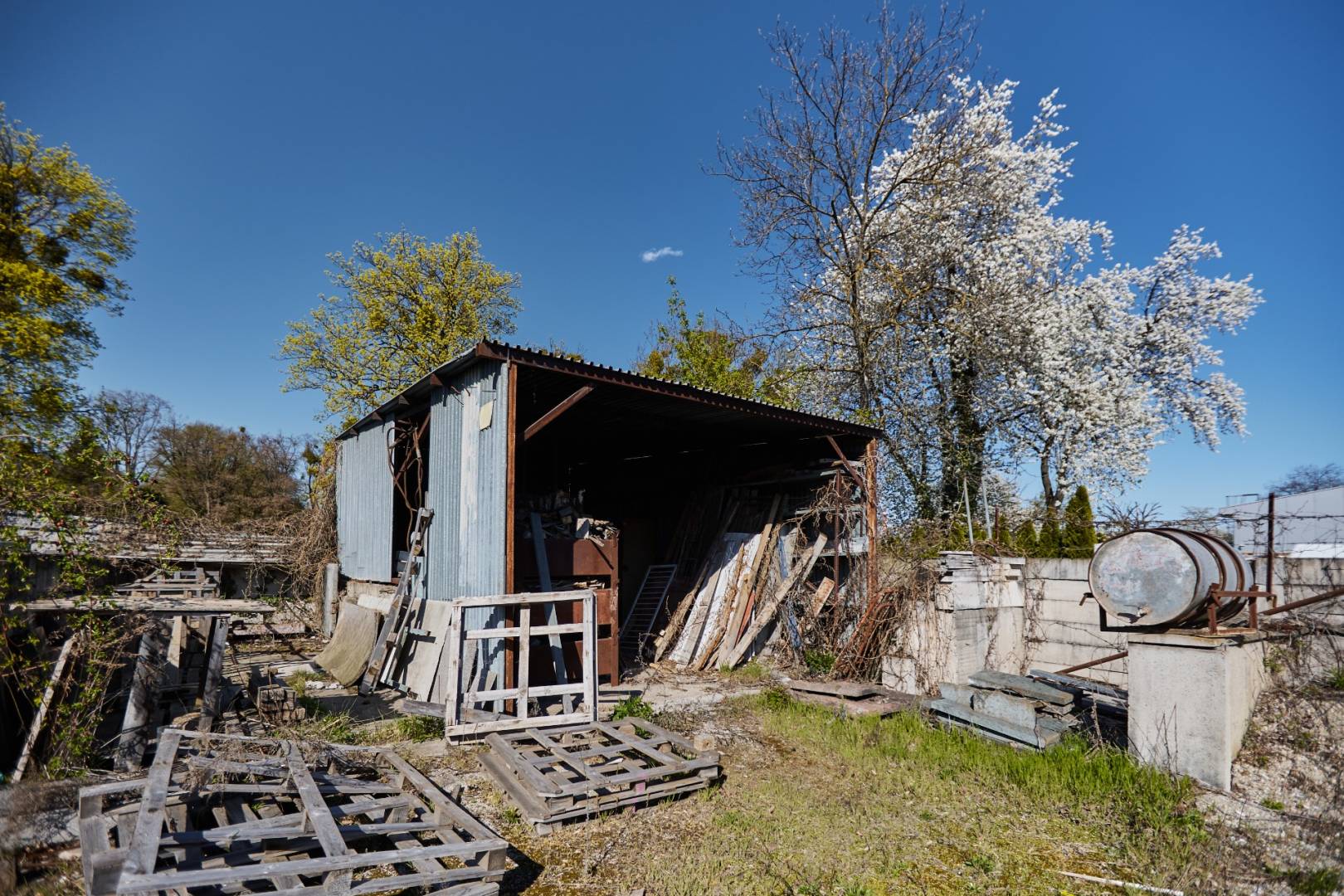 AREÁL S VÝROBNOU HALOU NA PREDAJ, RASTISLAVOVÁ ULICA, KOŠICE-JUH / 16 /