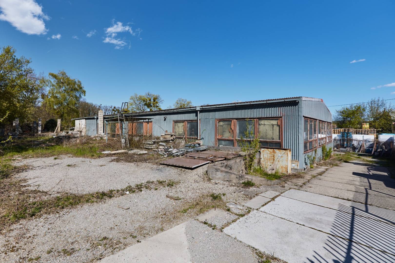 AREÁL S VÝROBNOU HALOU NA PREDAJ, RASTISLAVOVÁ ULICA, KOŠICE-JUH / 12 /