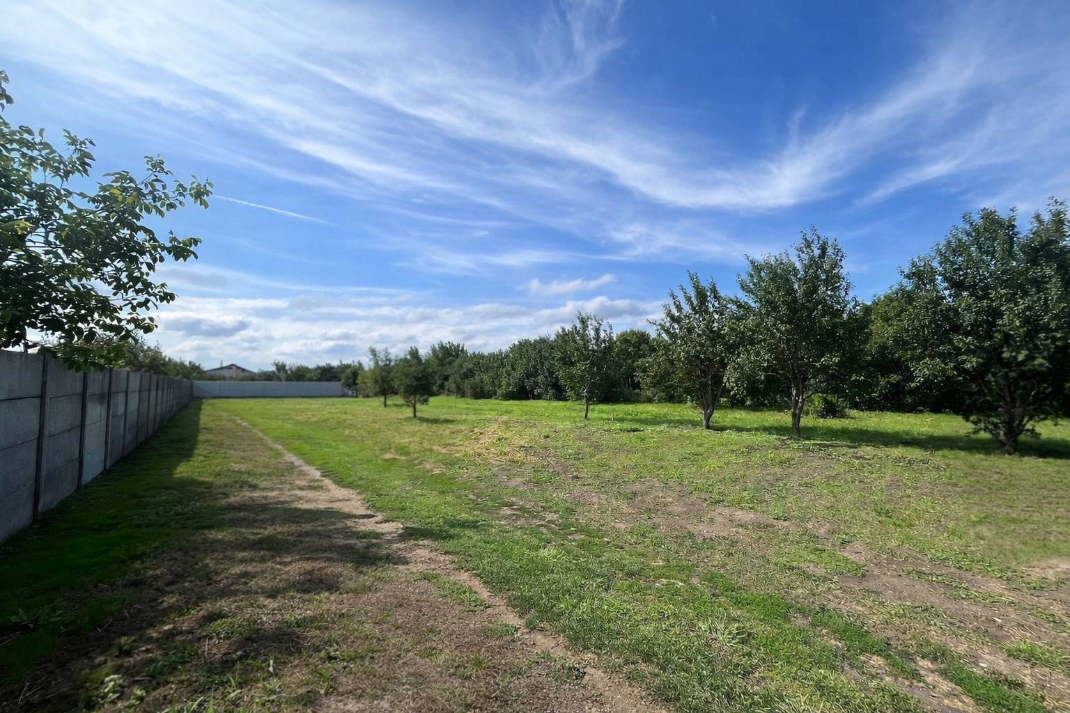 Stavebný rovinatý -pozemok-NA PREDAJ-Košice- Obec- Ždaňa / 2 /