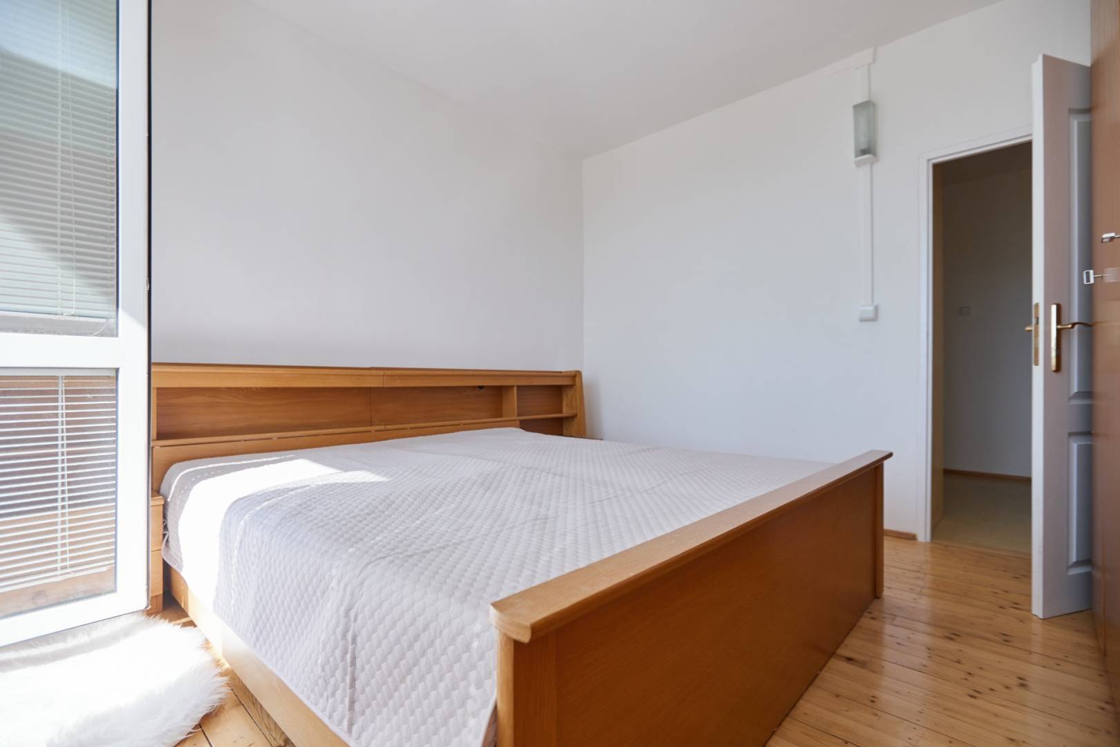 -REZERVOVANÝ-NA PREDAJ-3-IZBOVÝ BYT - UL. TRIEDA SNP-KOŠICE-ZÁPAD / 5 /