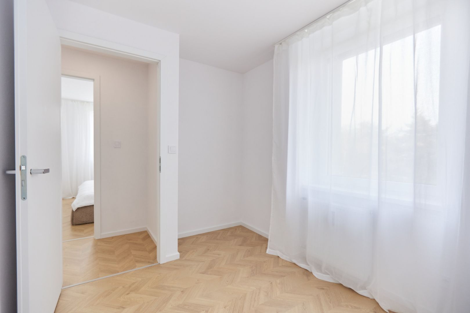 NA PREDAJ,4-IZBOVÝ BYT,KOMPLETNÁ REKONŠTRUKCIA,MARKUŠOVA UL.,KE-ZÁPAD / 12 /