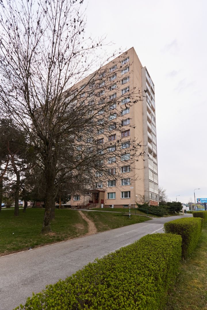 NA PREDAJ,3-IZBOVÝ NOVOZREKONŠTRUOVANÝ BYT V STAROM MESTE,KE-ŠTÍTOVÁ / 20 /