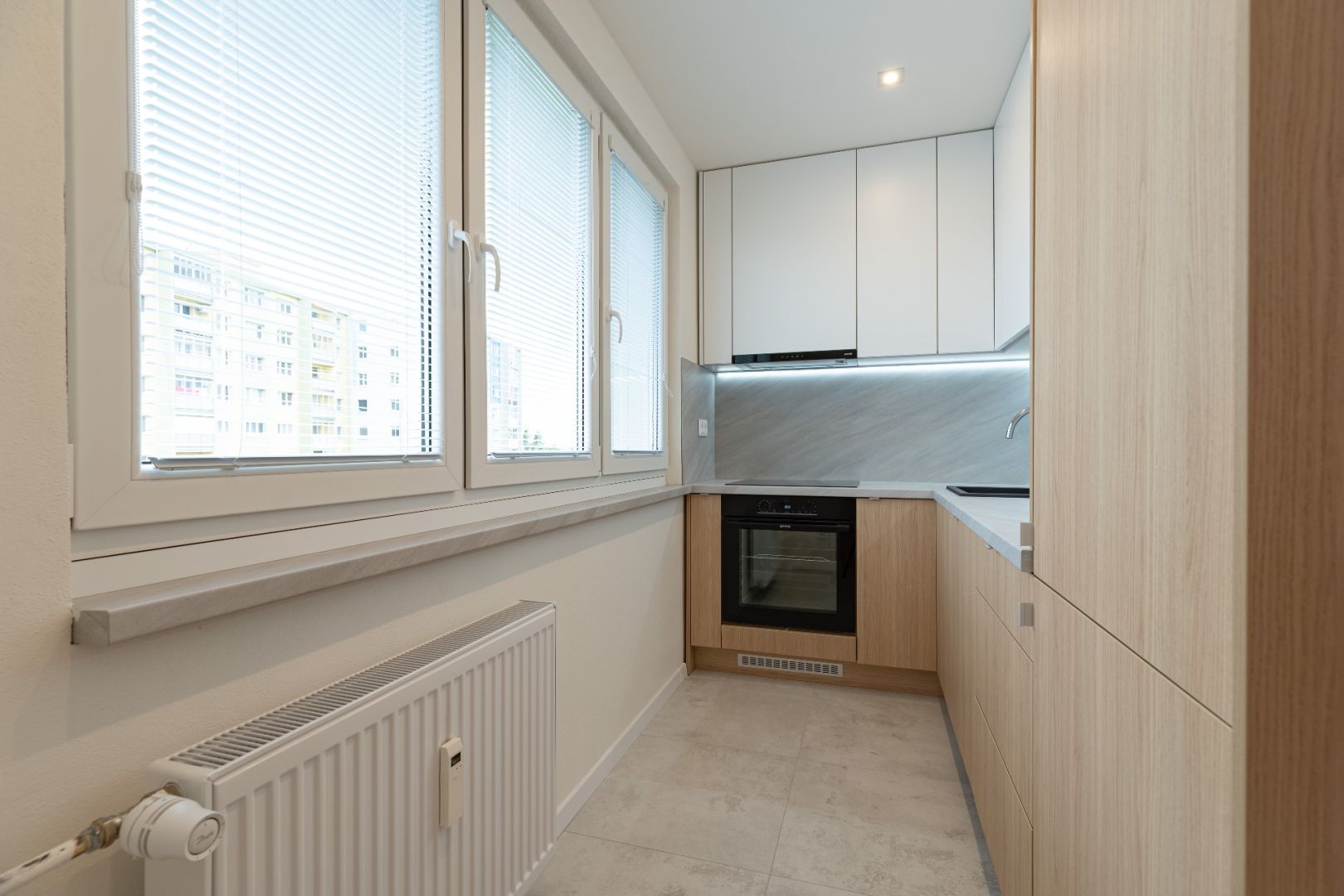 NA PREDAJ, 4 - IZBOVÝ BYT, NOVÁ REKONŠTRUKCIA, UL. HUMENSKÁ,KE- ZÁPAD / 9 /