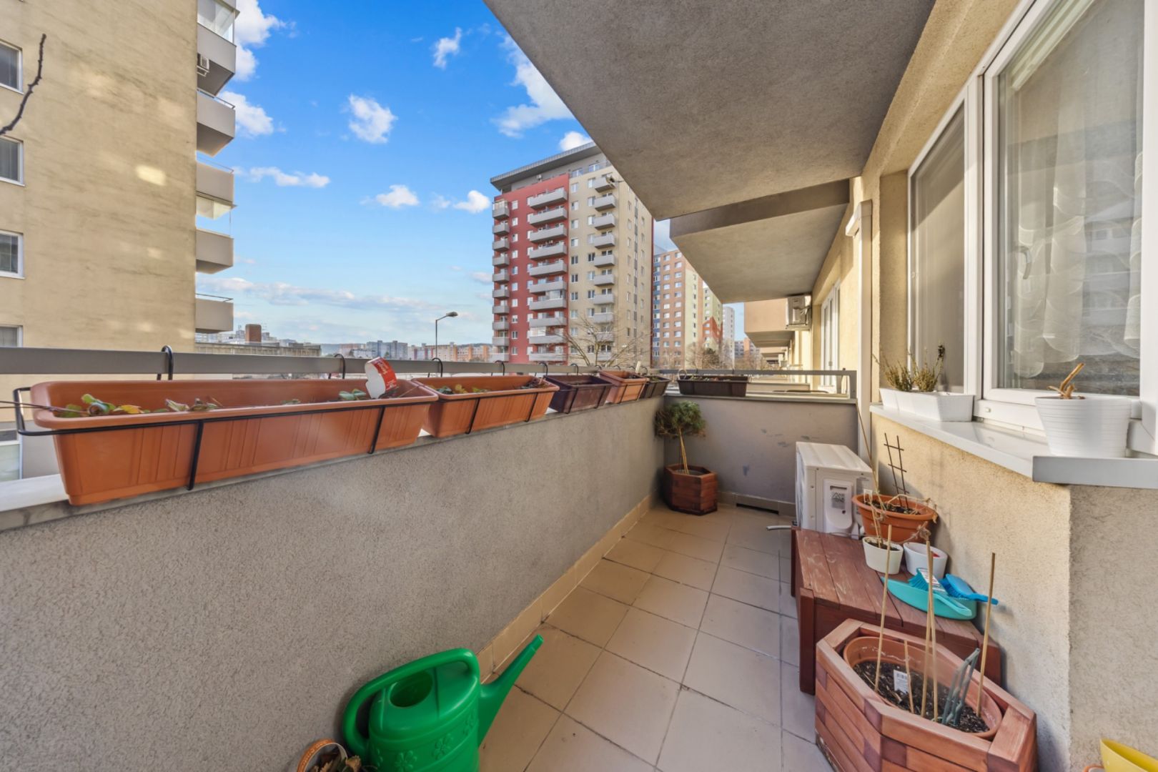 NA PREDAJ-4-IZBOVÝ BYT- NEJEDLÉHO UL., BRATISLAVA, DÚBRAVKA / 16 /