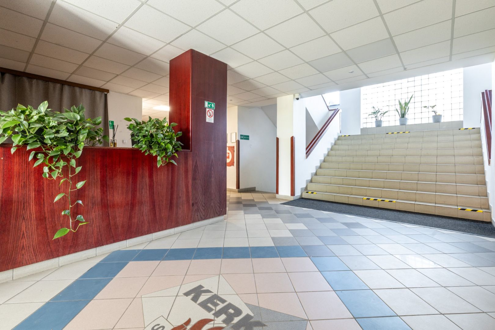 Prenájom kancelárie BC TOMÁŠIKOVA - 20 m2, 236 € vrátane energií + DPH / 12 /