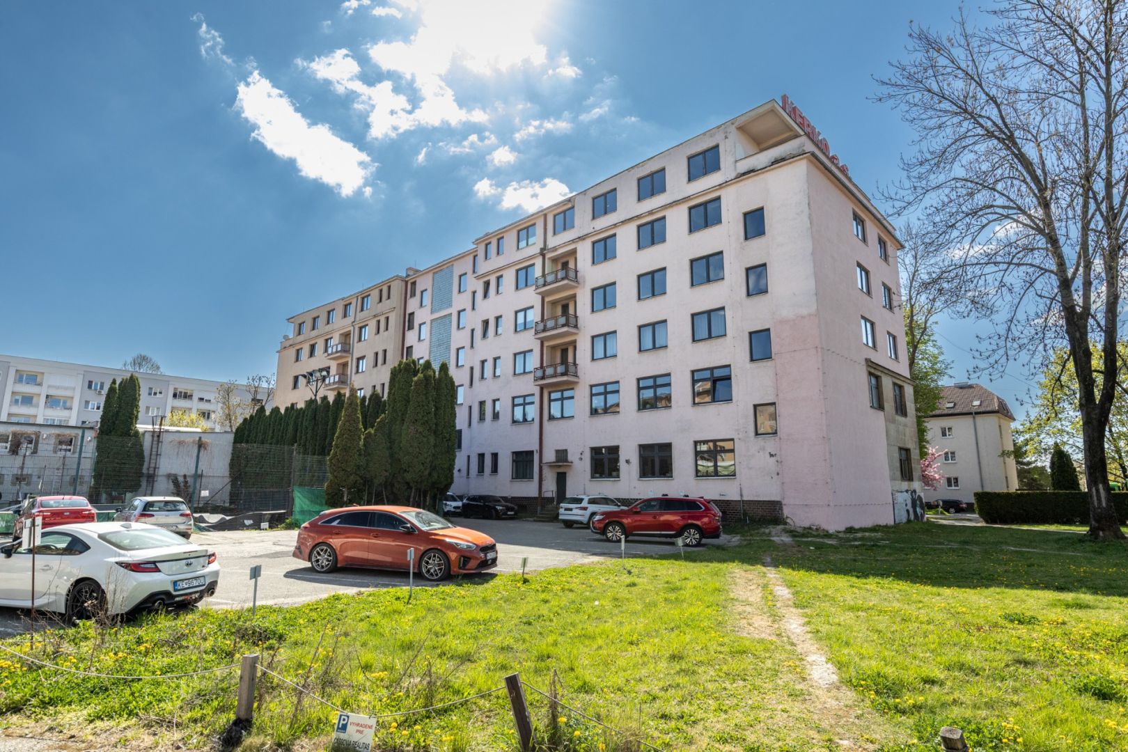 Prenájom kancelárie BC TOMÁŠIKOVA - 20 m2, 236 € vrátane energií + DPH / 9 /