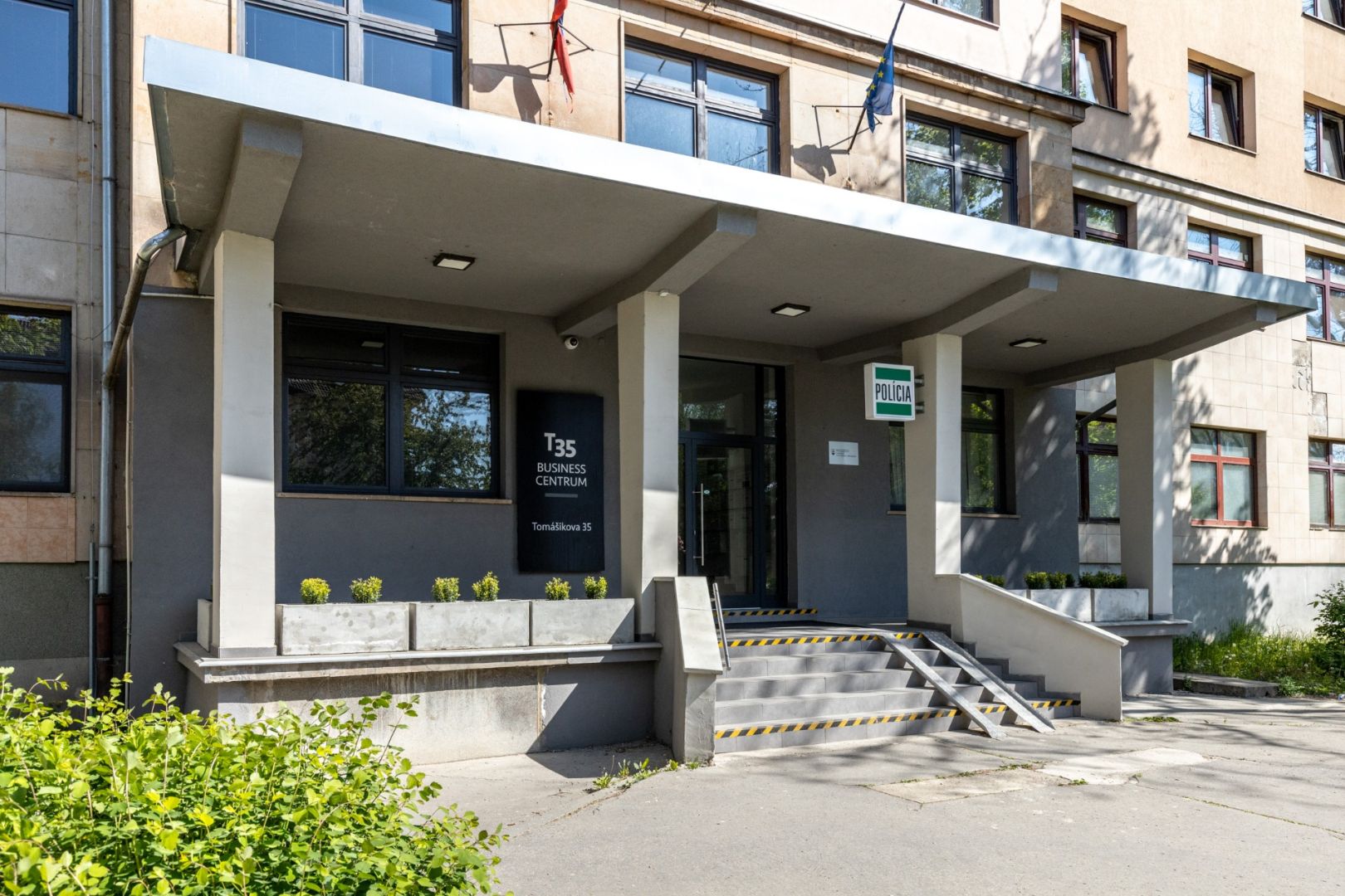 Prenájom kancelárie BC Tomášikova - 59 m2/626 €, vrátane energií + DPH / 2 /