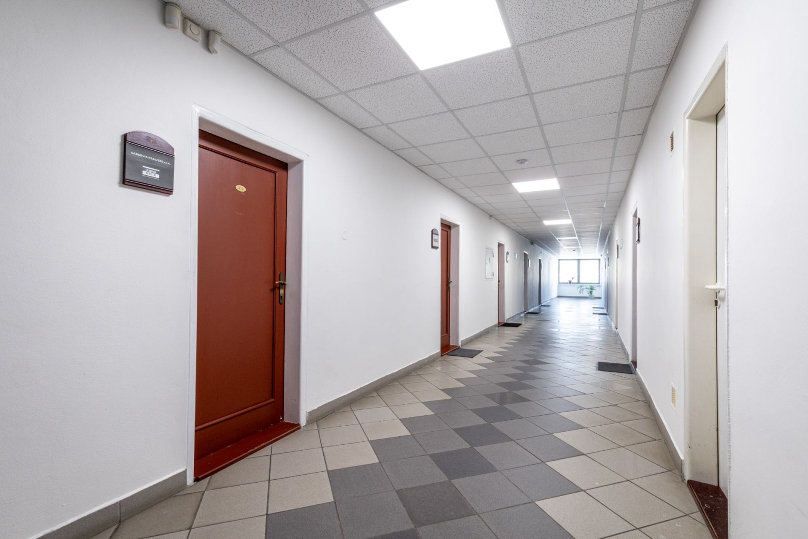 Prenájom kancelárie BC Tomášikova - 59 m2/626 €, vrátane energií + DPH / 6 /