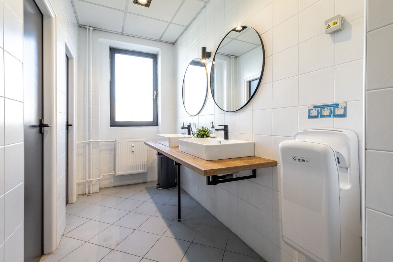 Prenájom kancelárie BC Tomášikova - 59 m2/626 €, vrátane energií + DPH / 8 /