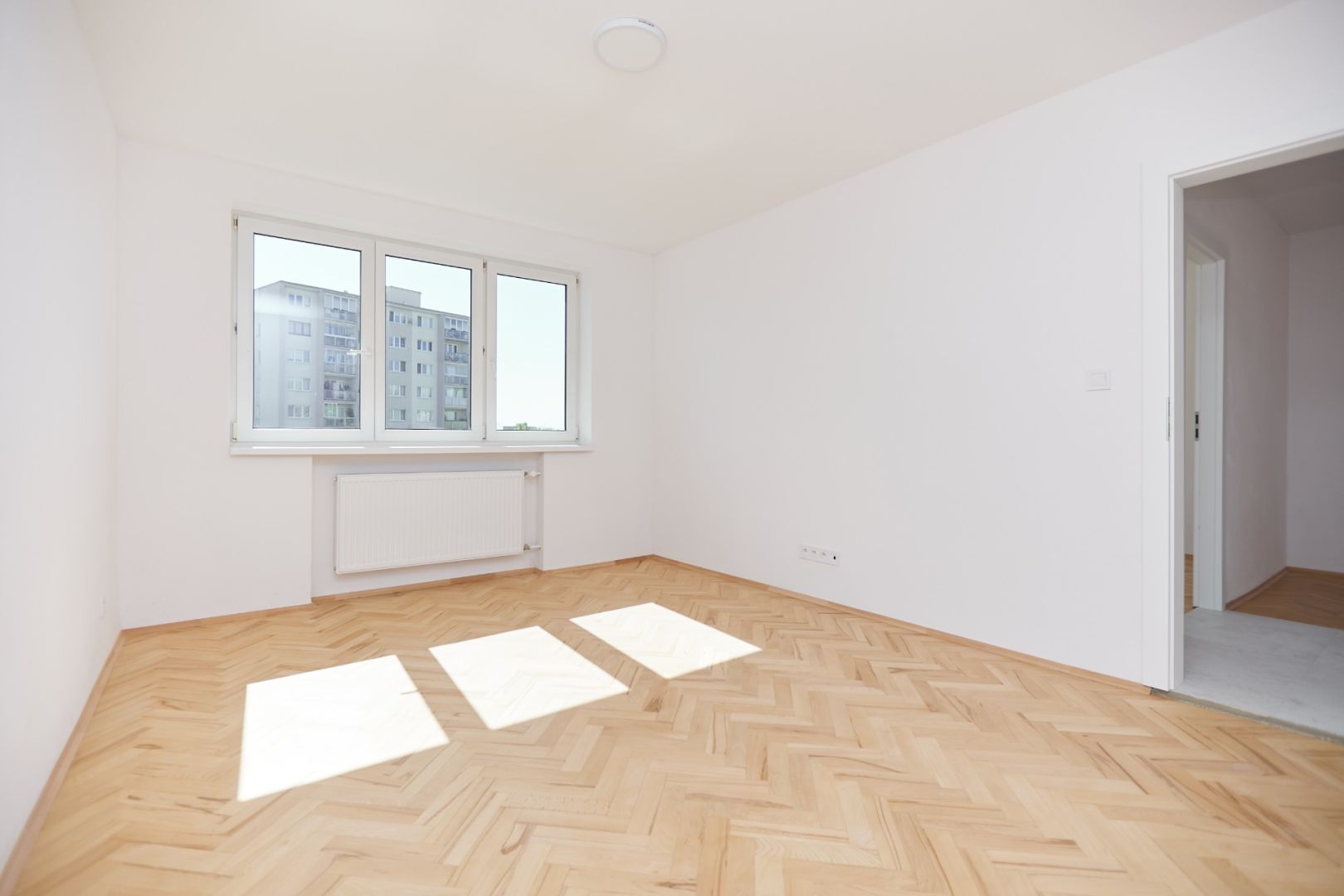 NA PREDAJ-3-IZBOVÝ BYT-NOVÁ REKONŠTRUKCIA-UL.POKROKU-KOŠICE-ZÁPAD / 10 /