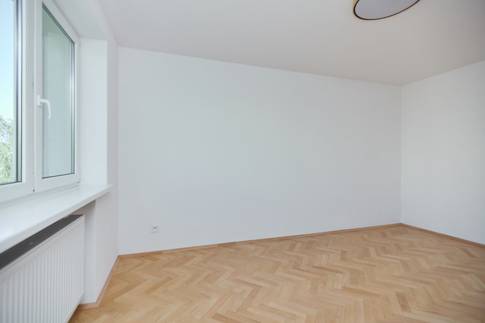 NA PREDAJ-3-IZBOVÝ BYT-NOVÁ REKONŠTRUKCIA-UL.POKROKU-KOŠICE-ZÁPAD / 4 /