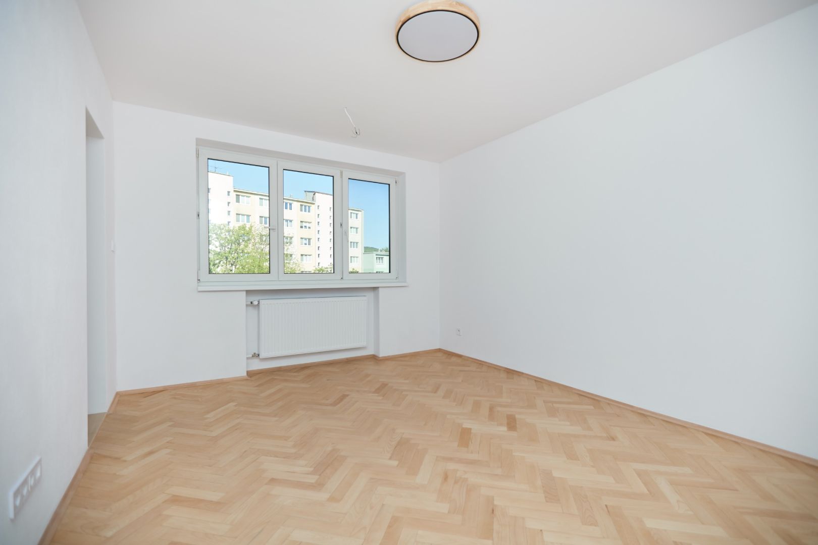 NA PREDAJ-3-IZBOVÝ BYT-NOVÁ REKONŠTRUKCIA-UL.POKROKU-KOŠICE-ZÁPAD / 16 /