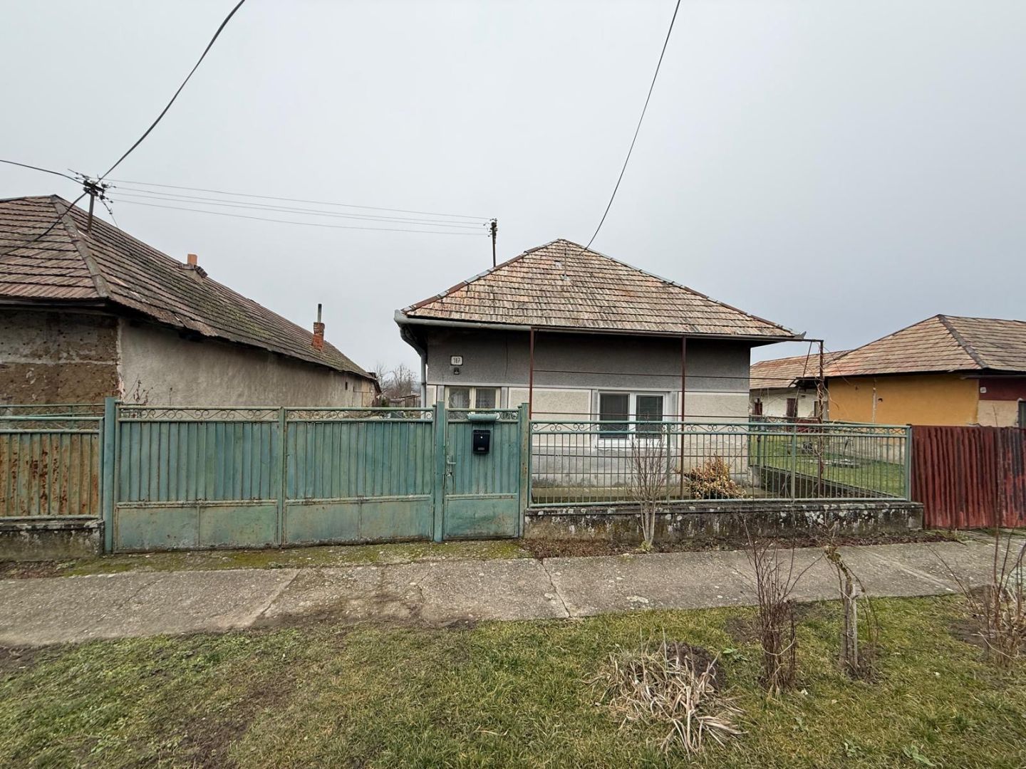 DOM NA PRENÁJOM, Obec Sikenica, okres Levice / 2 /