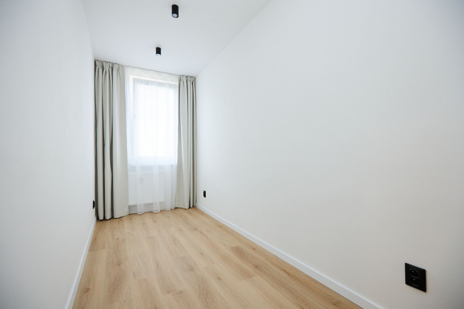 NA PREDAJ-2,5-IZB.NOVOZREKONŠTRUOVANÝ BYT ,TATRANSKÁ UL.KE-STARÉ MESTO / 9 /