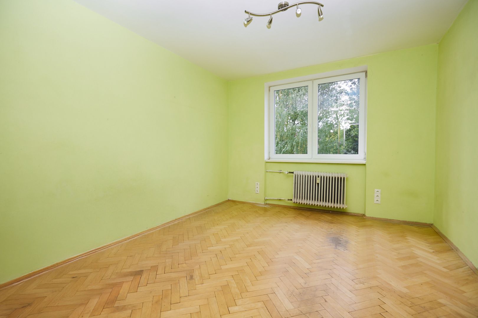 NA PREDAJ, VEĽKÝ 1-IZBOVÝ BYT, PARK ANGELINUM / 4 /