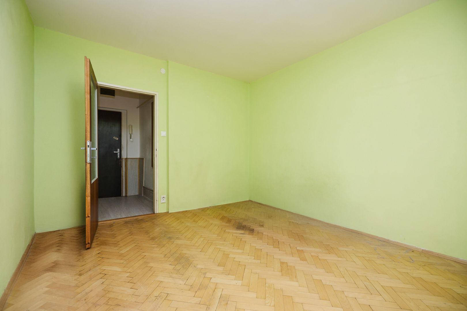 NA PREDAJ, VEĽKÝ 1-IZBOVÝ BYT, PARK ANGELINUM / 2 /